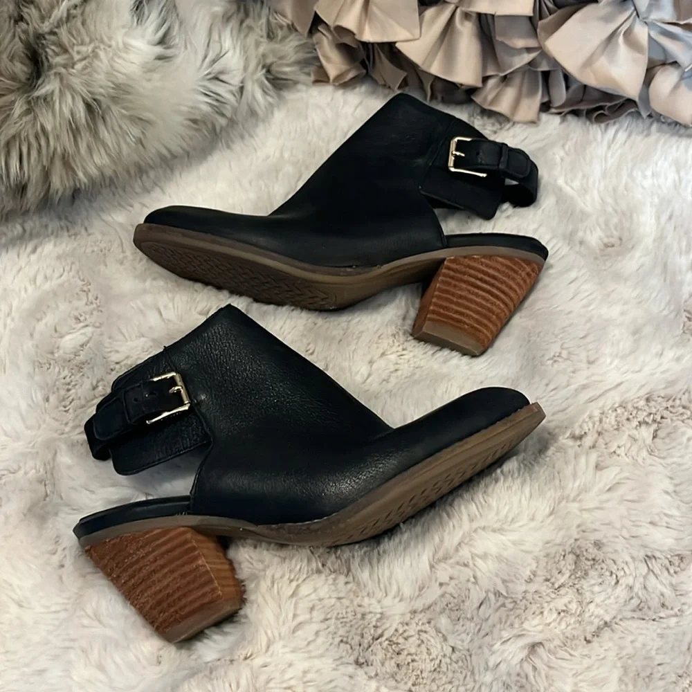 Cole Haan Woman’s Black Leather Ankle Buckle Strap Block Heel Booties Sz 8